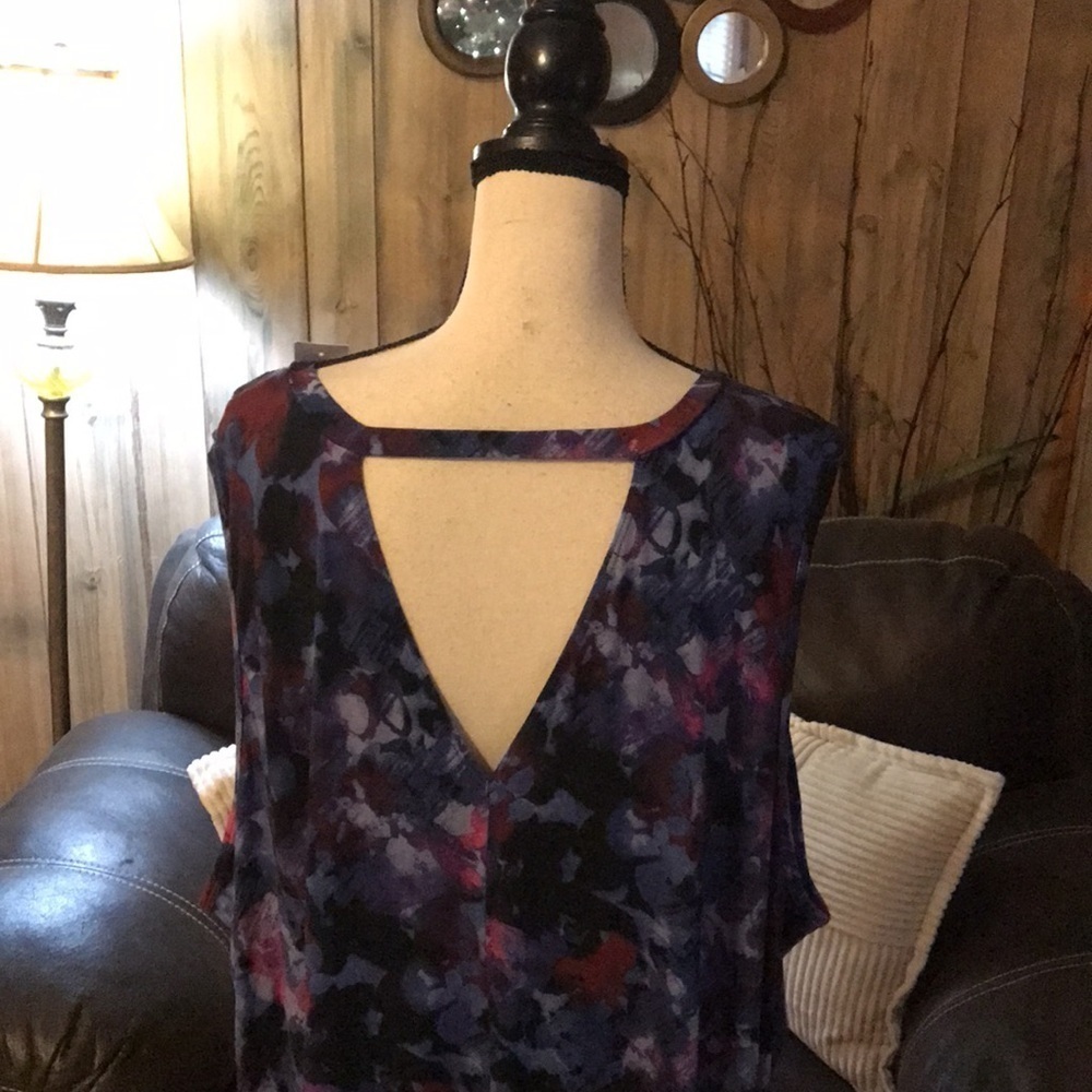 Livi Multicolor High Neck V Back Sleeveless  Soft Tunic Women's Size 34/36 - Picture 6 of 8